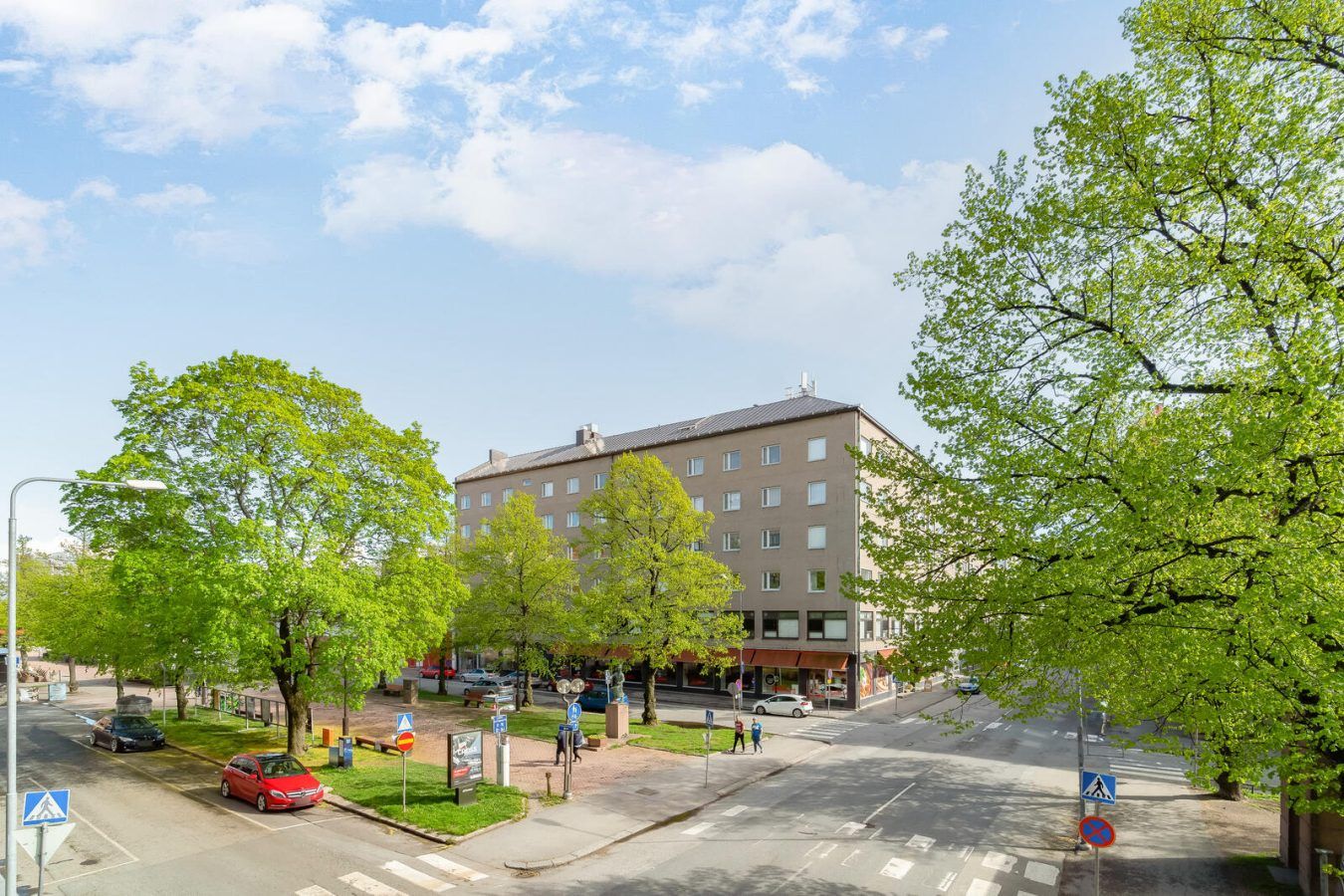 Antinkatu 14 julkisivu