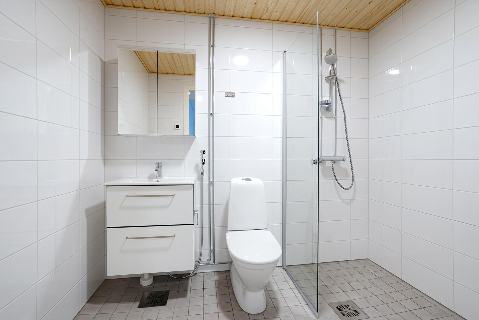 Insinöörinkatu 22 kylpyhuone.