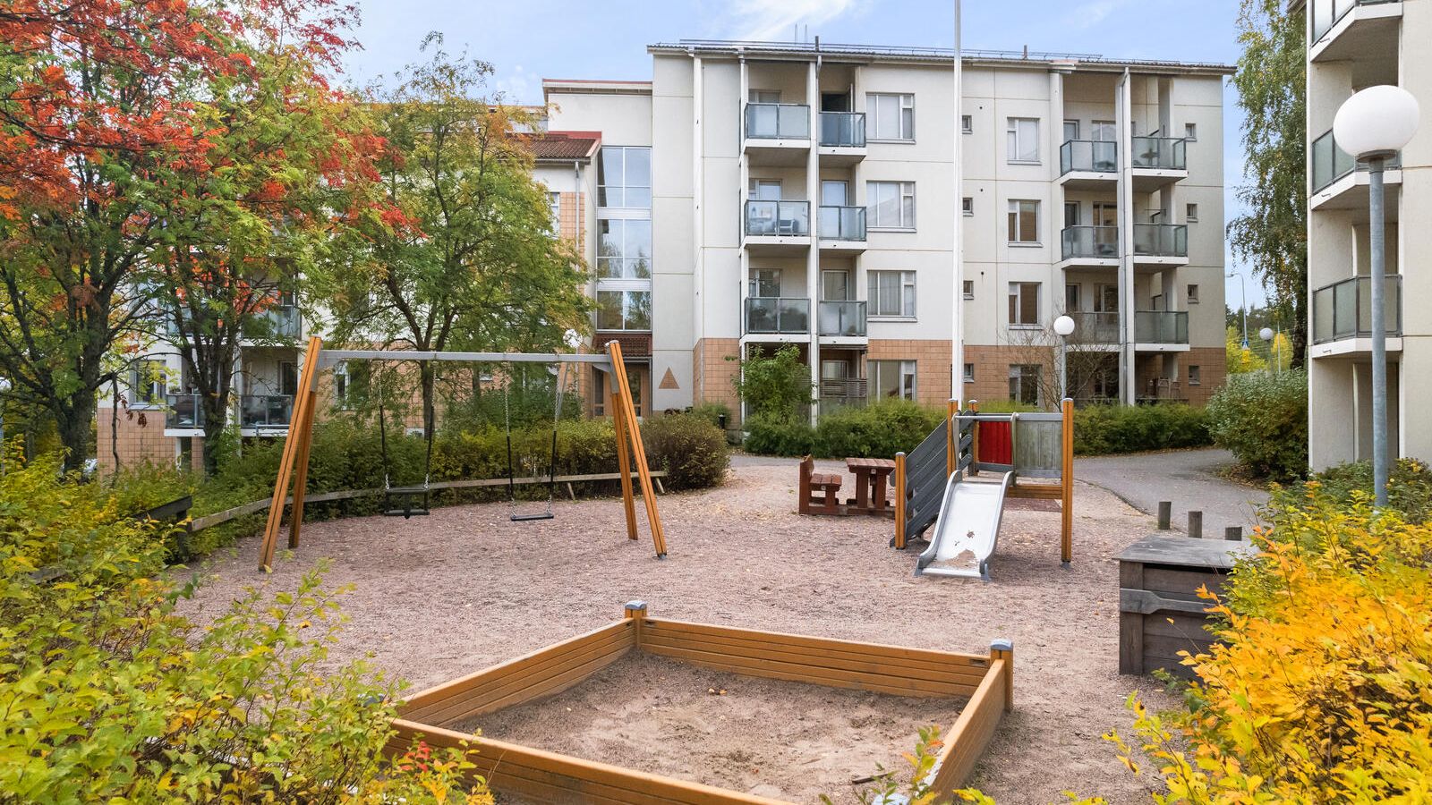 Valtuustokatu 6:n julkisivukuva.
